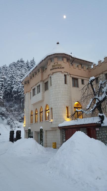 The Castle Hotel Samokov Exterior photo